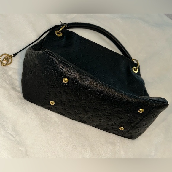 Louis Vuitton Artsy MM in black - Picture 6 of 6